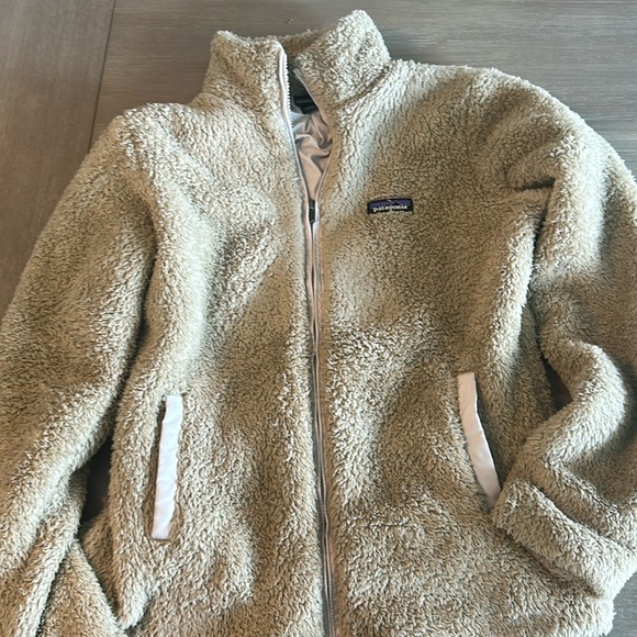 Patagonia Jackets & Blazers - Women’s Patagonia Los Gatos Fleece jacket Tan Khaki Fitted Size M Pockets